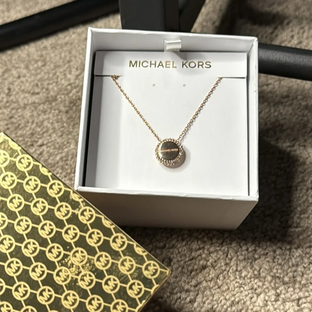 Michael Kors Rose Gold Crystal Halo Disc Pendant Necklace 18” Logo Charm